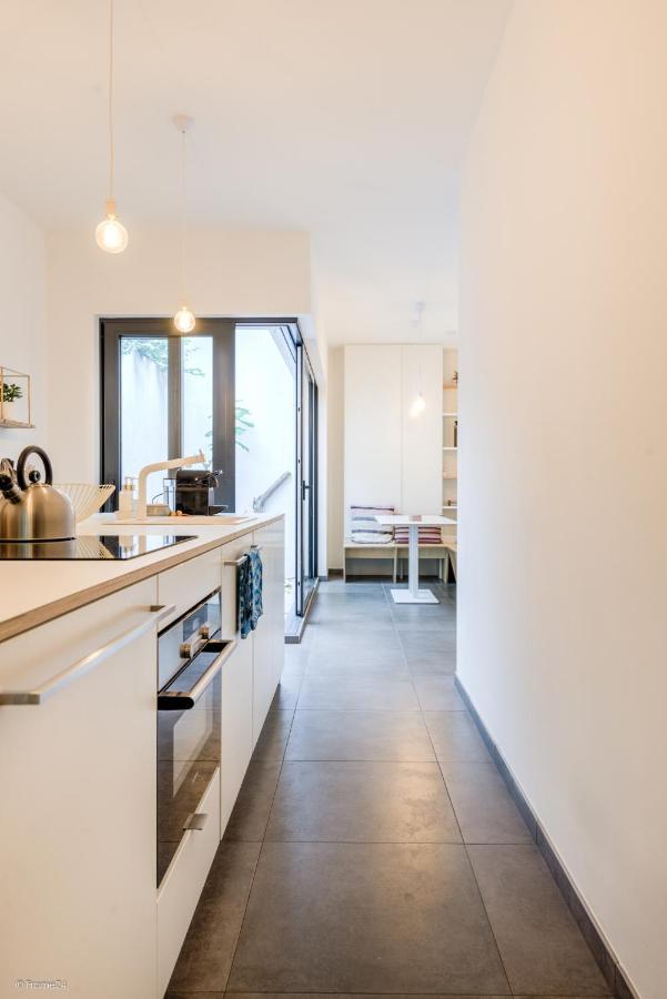Stylishly Furnished Private Home In A Vibrant Area アントウェルペン エクステリア 写真